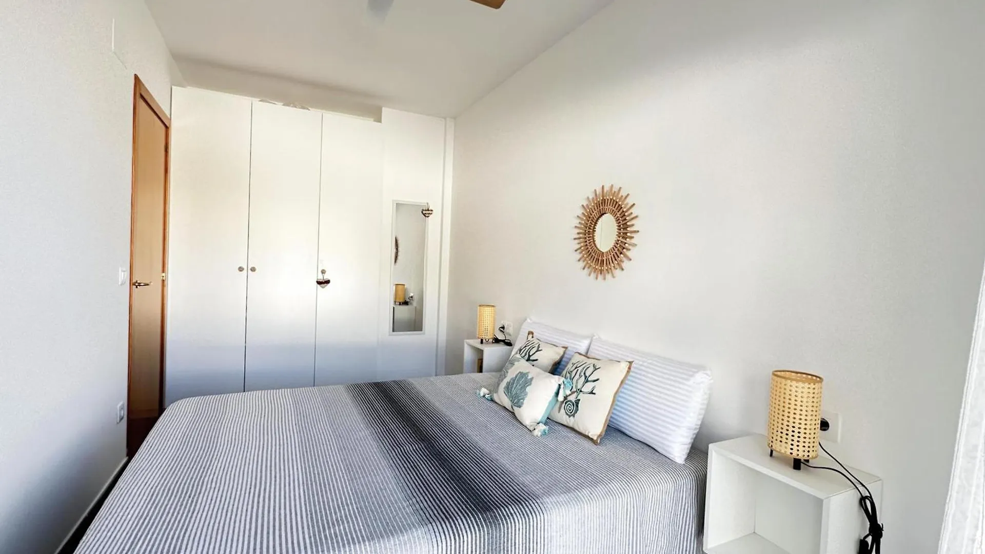 Apartamento Acogedor Y Moderno Cerca De La Playa Con Piscina Comunitaria, Parking Y Wifi - Es-228-173 Llança 0*,  Spanien